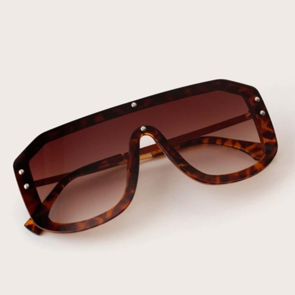 Flat Top Tortoiseshell Frame Sunglasses